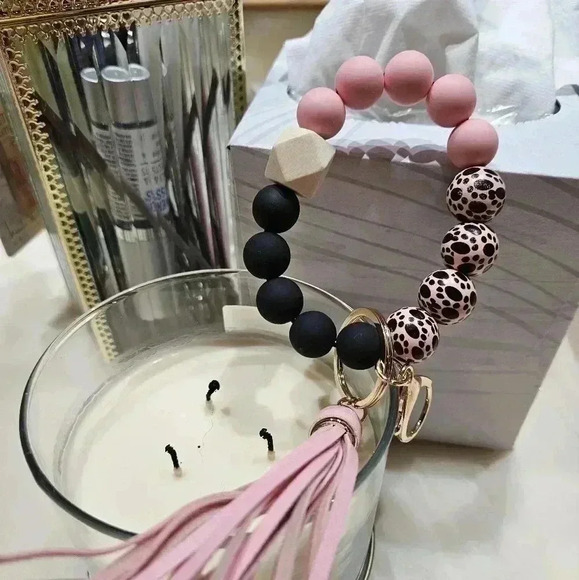 Wooden keychains - Picture 2 of 3